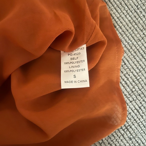 NWOT GiGiO Size Small Burnt Orange Camisole Make me an offer. 🤗 - Picture 5 of 9